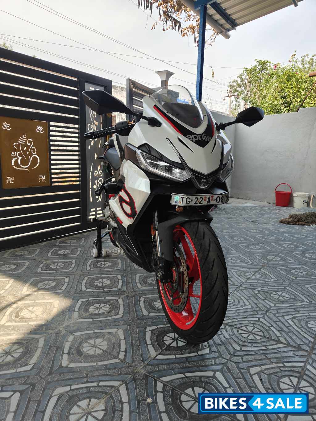 White Aprilia RS 457