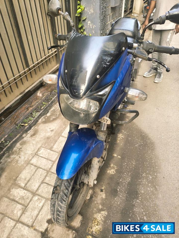 Blue Bajaj Pulsar 180 Blue Bajaj Pulsar 180