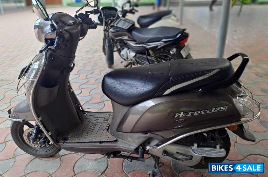 Gray Suzuki Access 125 Ride Connect Edition