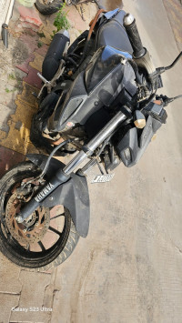 Black Yamaha MT-15