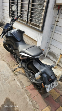 Black Yamaha MT-15