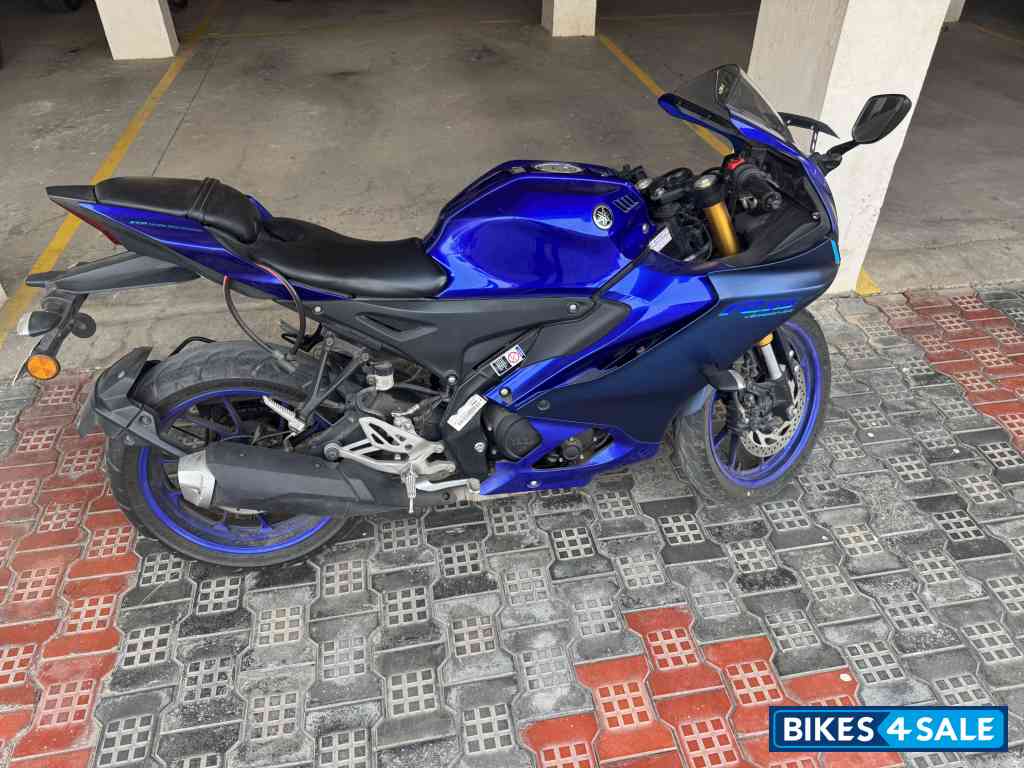 Yamaha R15 V4