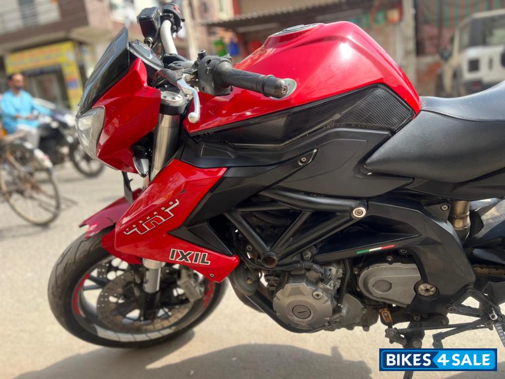 Red Color Benelli TNT 600 i