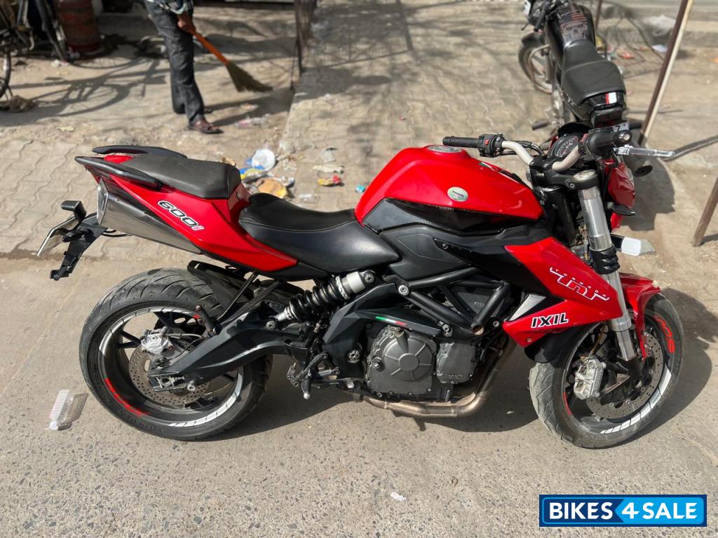 Red Color Benelli TNT 600 i
