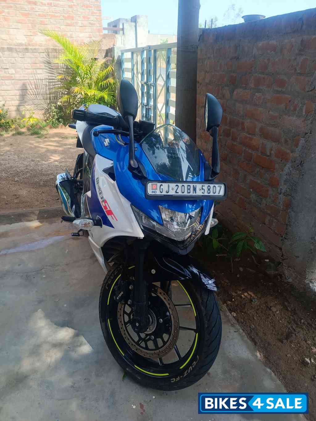 Blue White Suzuki Gixxer SF 250 2025 Blue White Suzuki Gixxer SF 250 2025