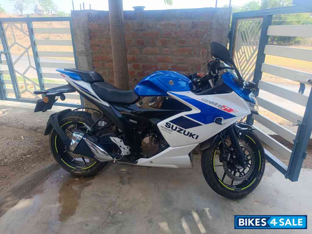 Blue White Suzuki Gixxer SF 250 2025 Blue White Suzuki Gixxer SF 250 2025