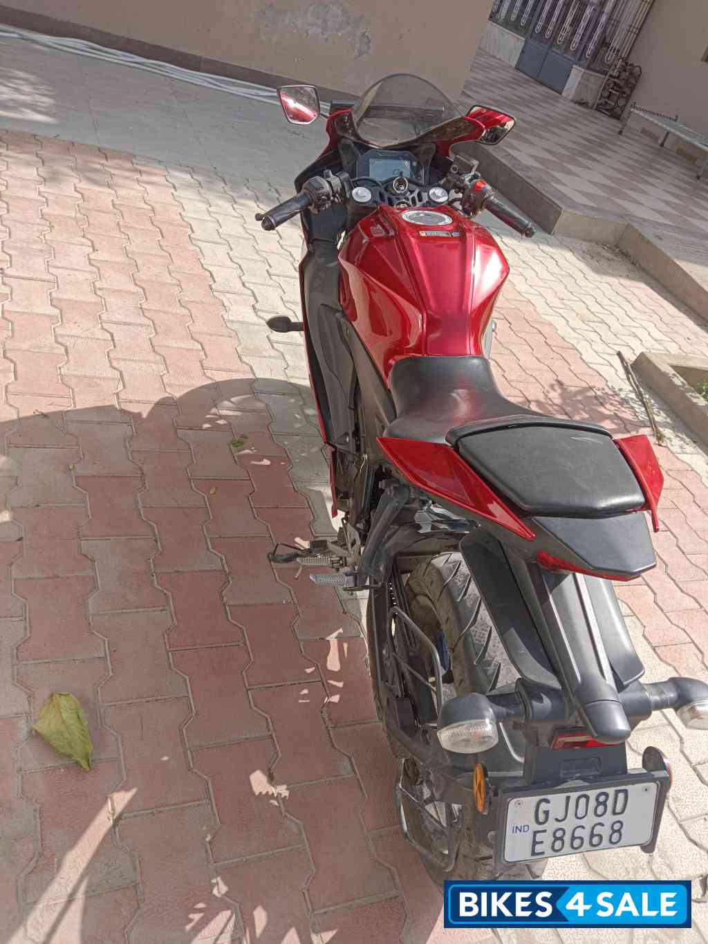 Yamaha R15 V4