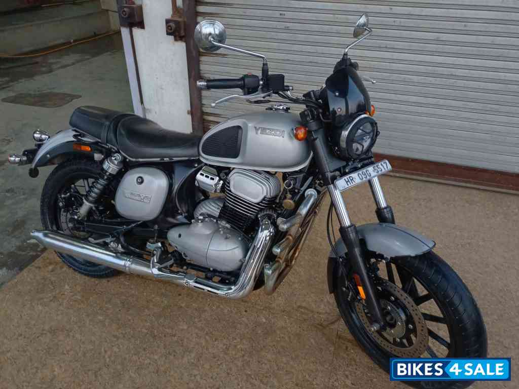 Yezdi Roadster Chrome