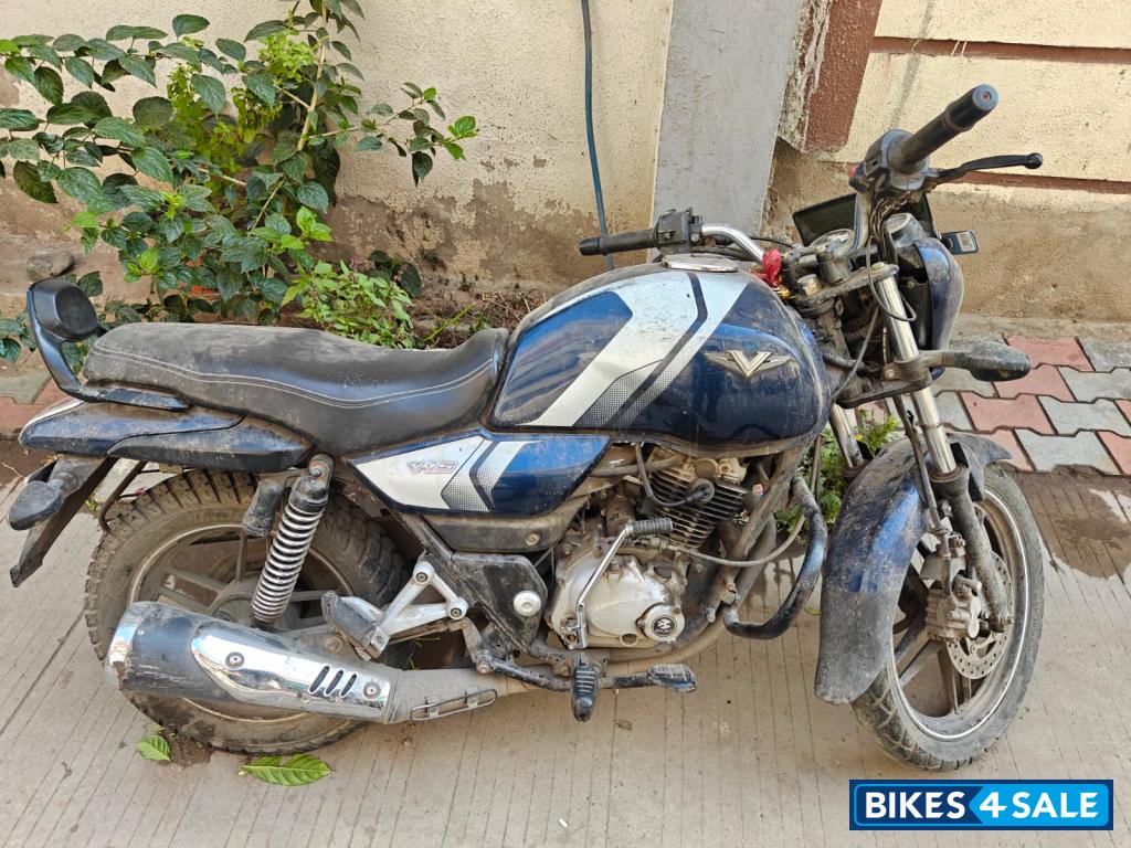 Bajaj V15