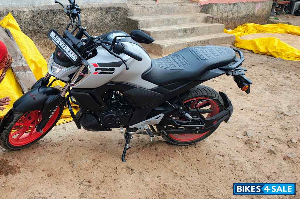 Yamaha FZ-S FI Ver 4.0 DLX