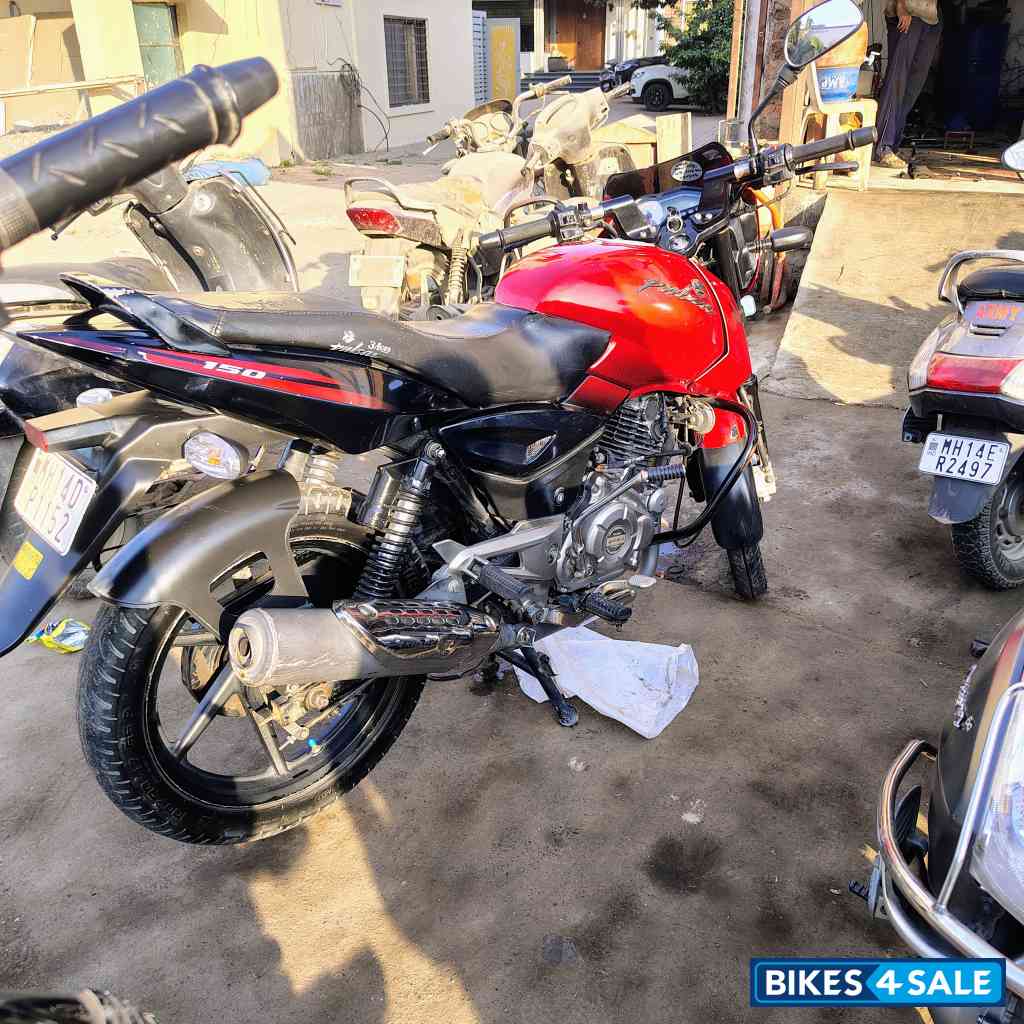 Cocktail Wine Red And Black Bajaj Pulsar 150 DTSi