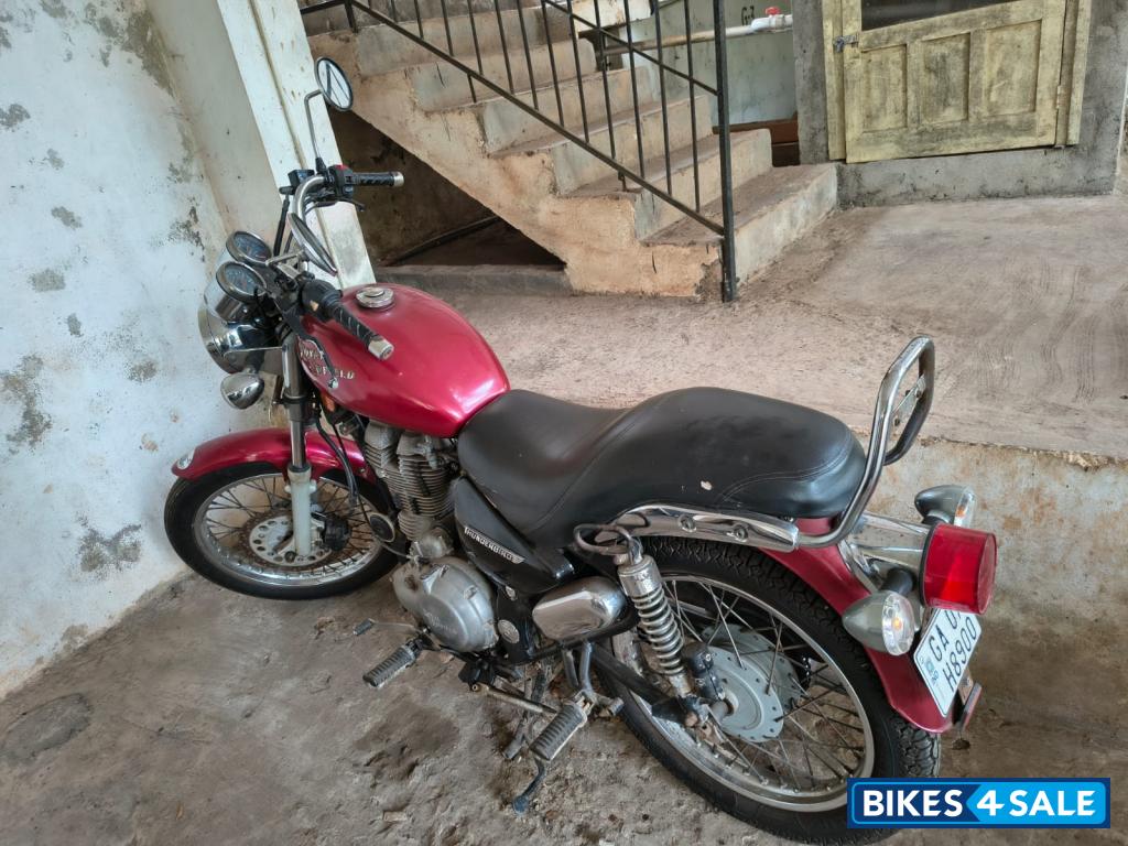 Red Royal Enfield Thunderbird TwinSpark 350
