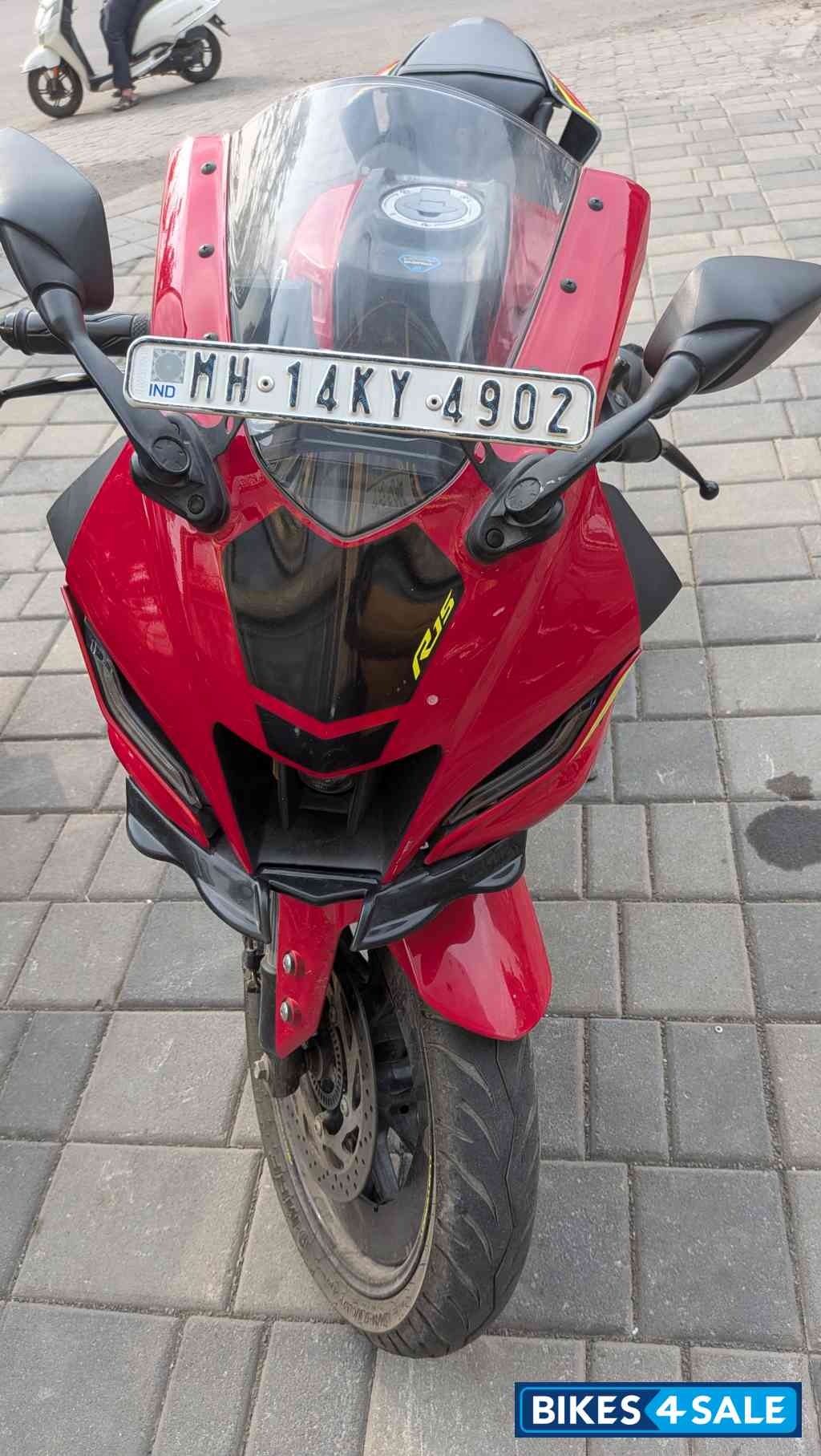 Red Yamaha R15 V4