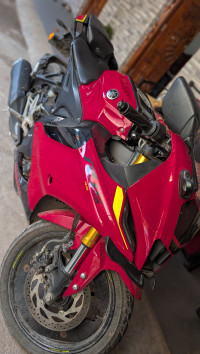 Red Yamaha R15 V4