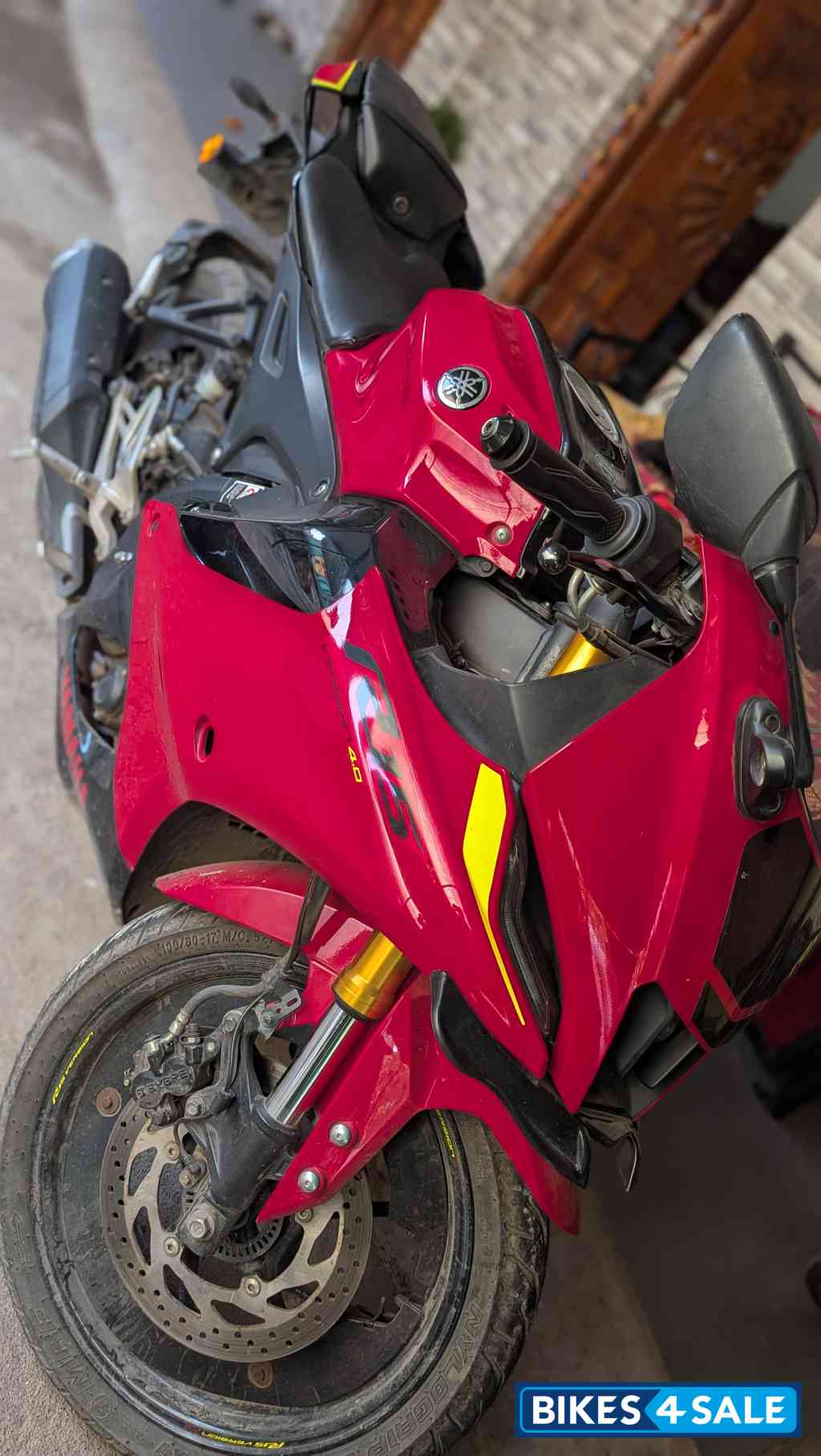 Red Yamaha R15 V4