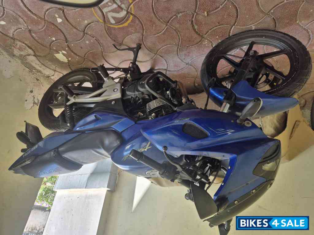 Bajaj Pulsar 220 DTSi