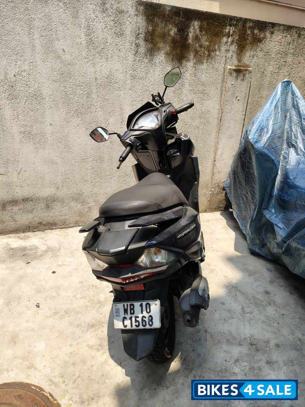 Black Honda Grazia 125 BS6
