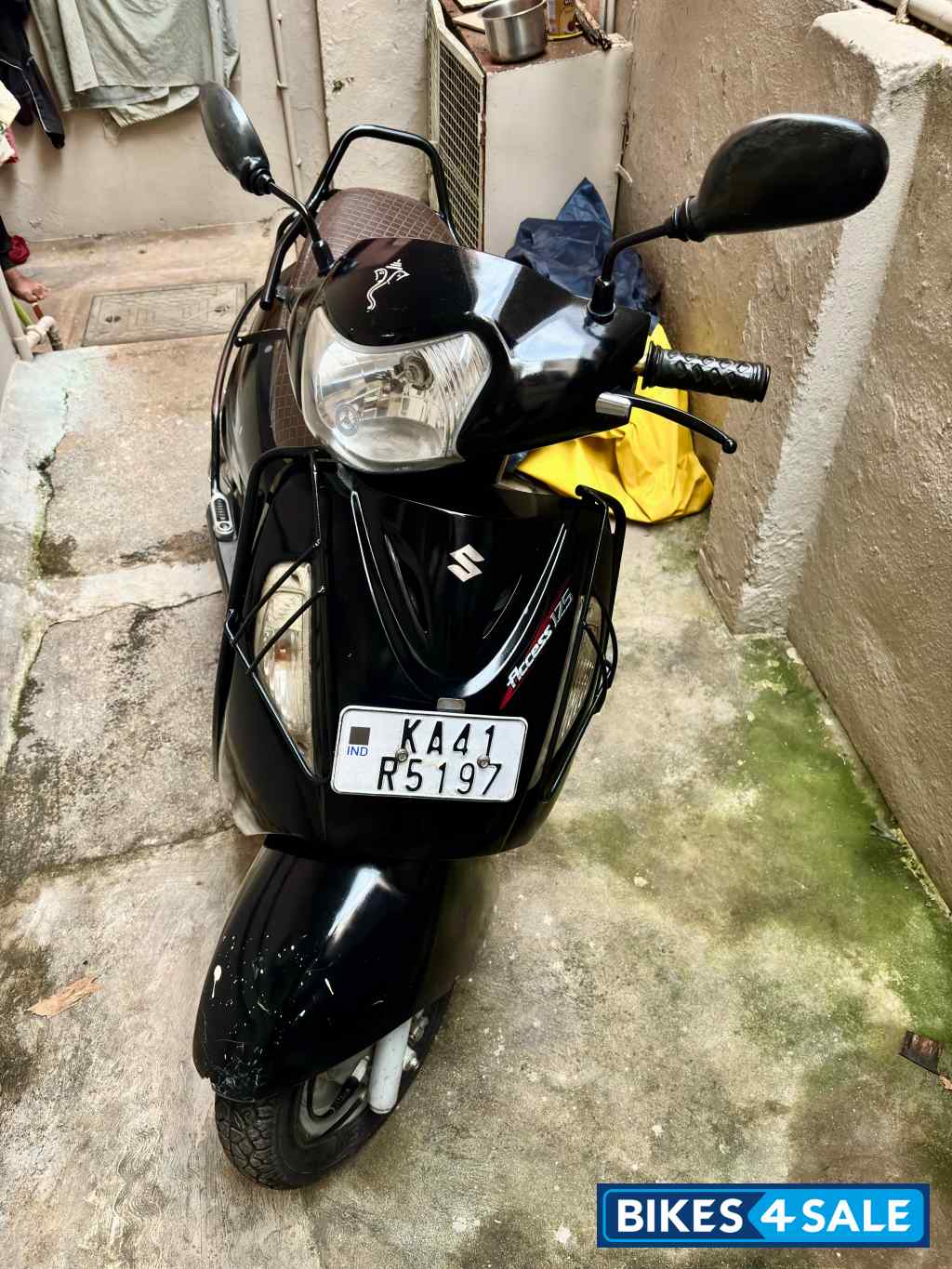 Black Suzuki Access 125