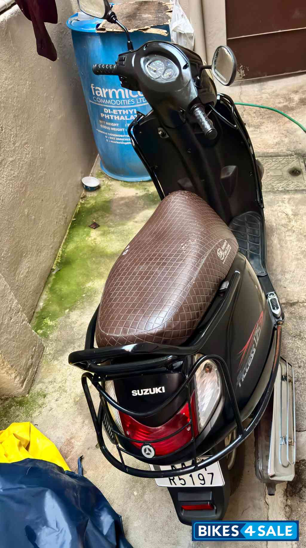Black Suzuki Access 125