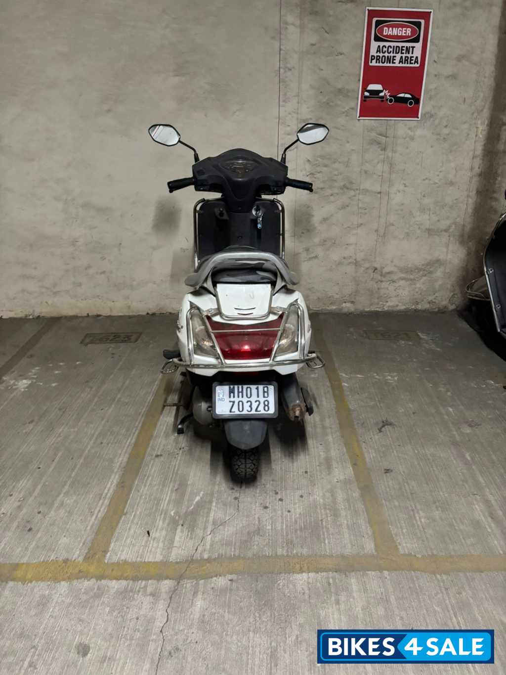 White Honda Activa 3G
