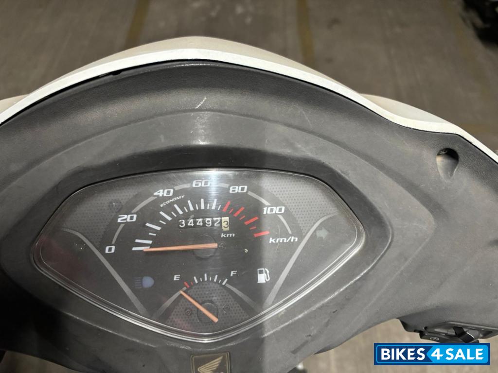 White Honda Activa 3G