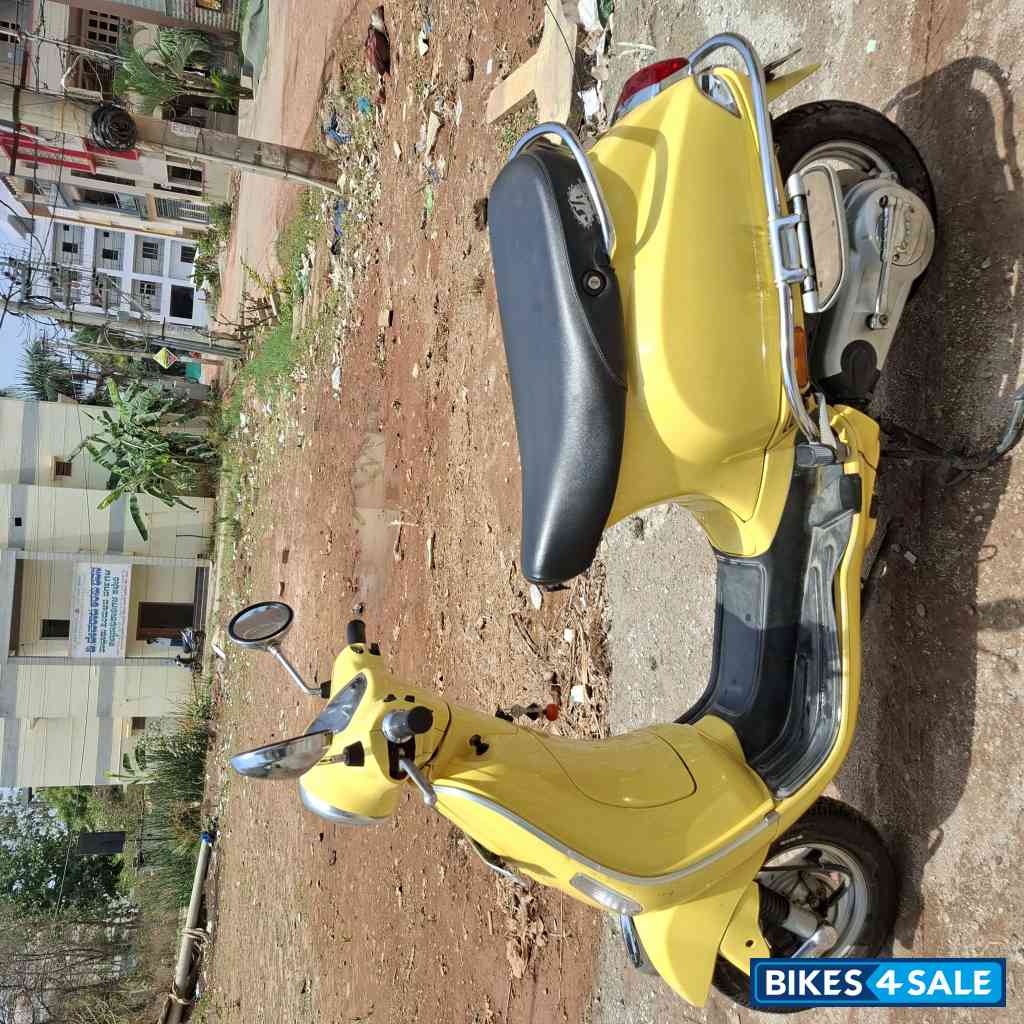 Vespa LX 125