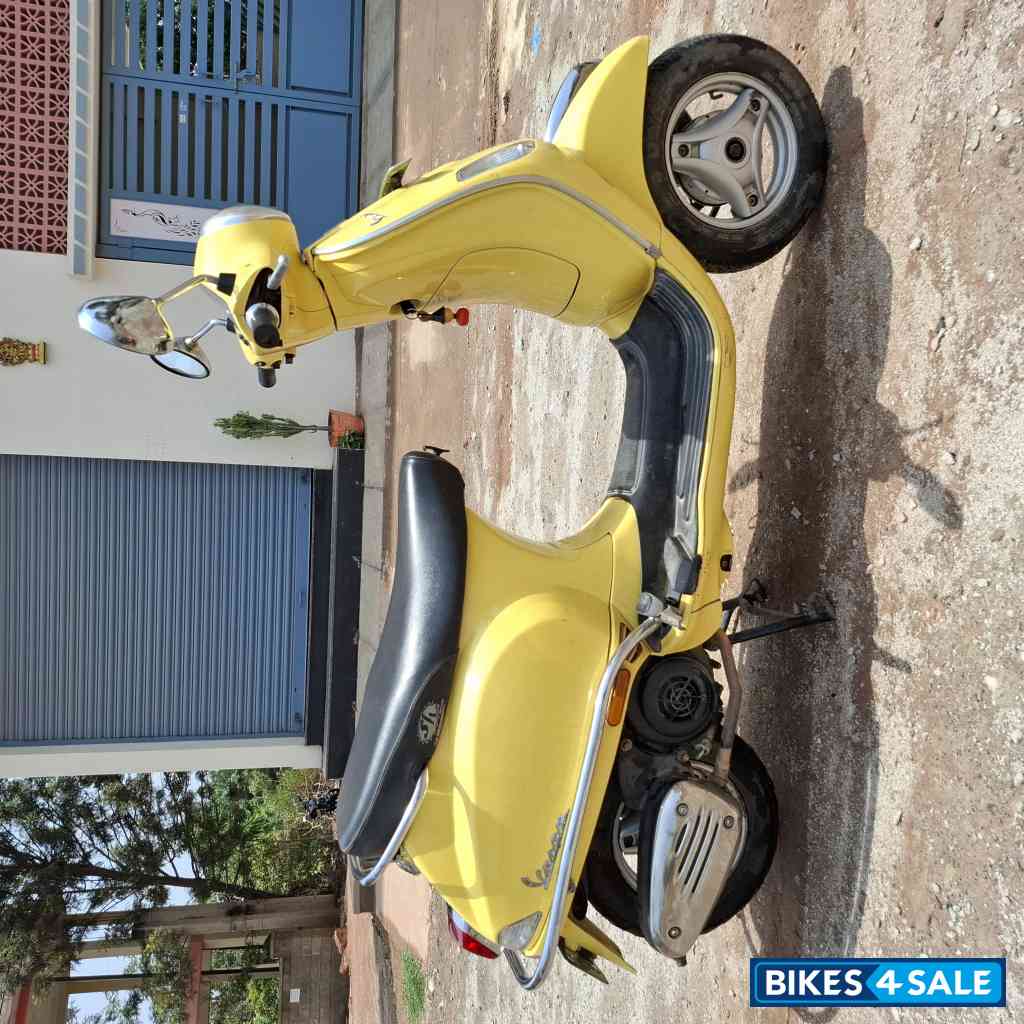 Vespa LX 125