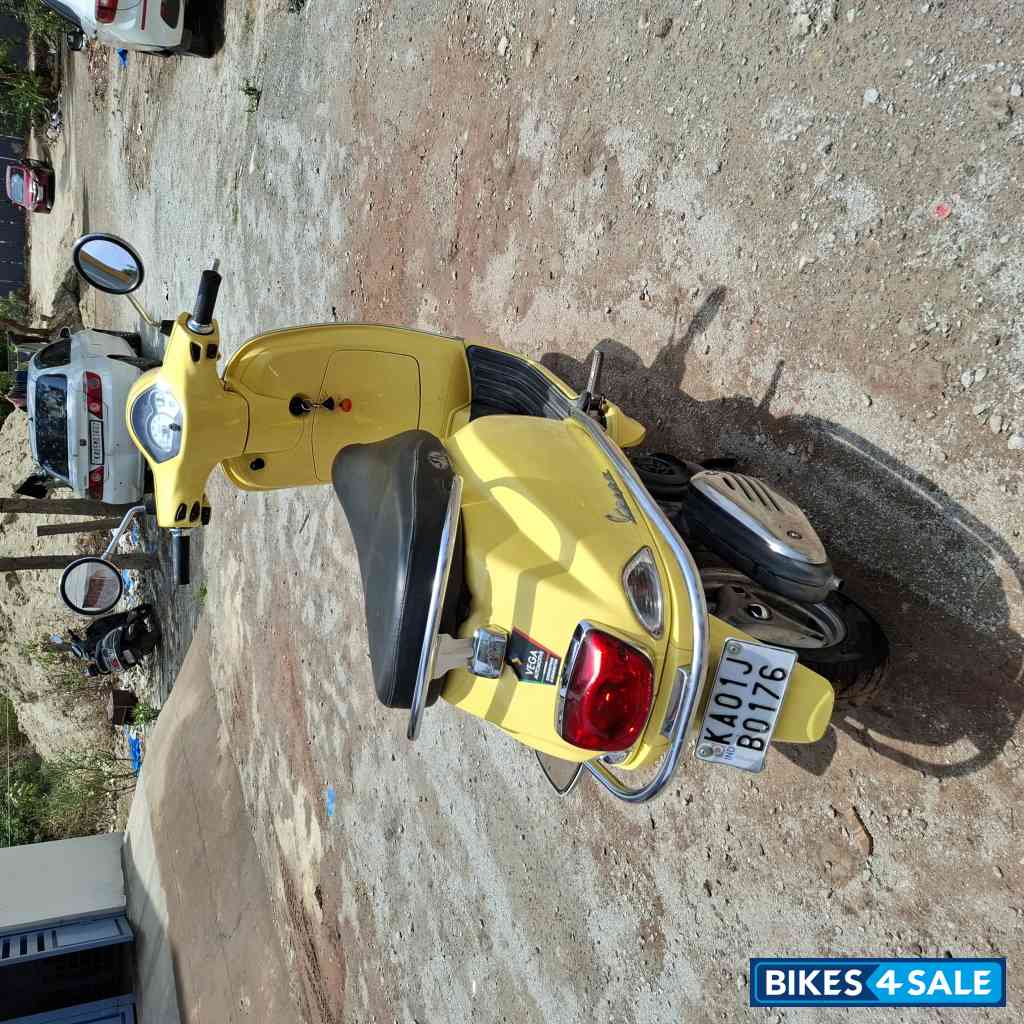 Vespa LX 125