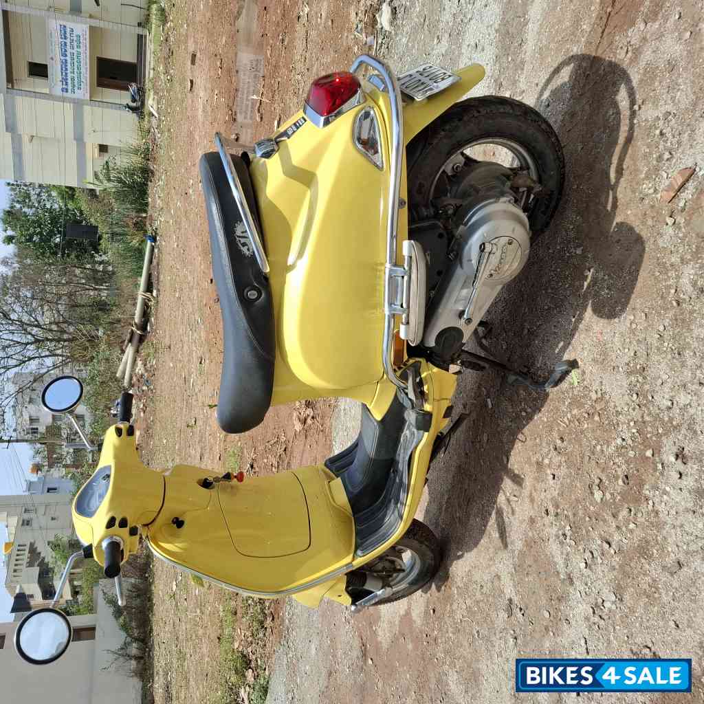 Vespa LX 125