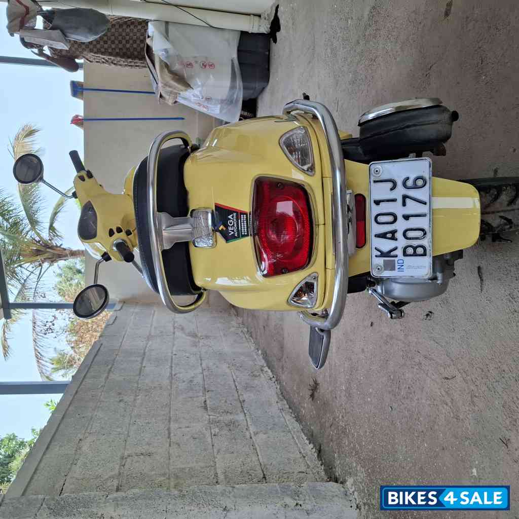 Vespa LX 125