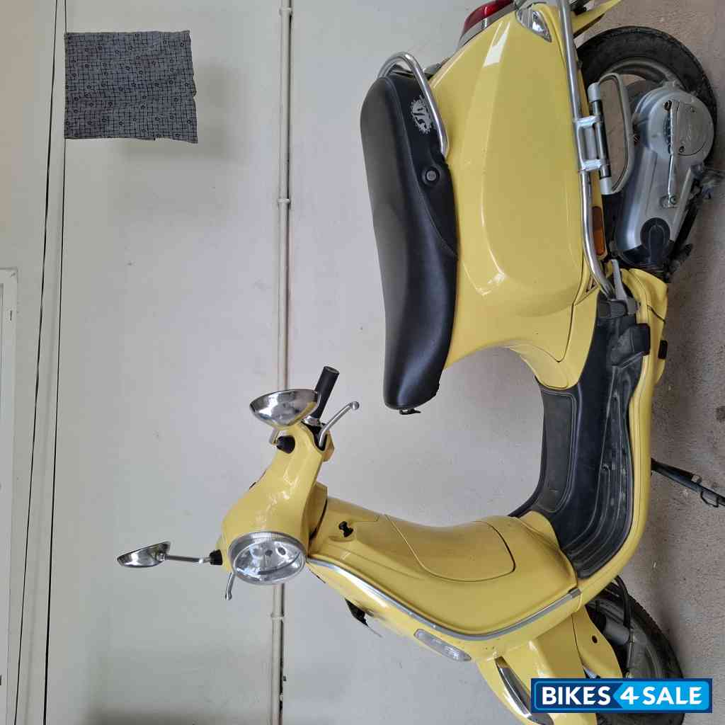 Vespa LX 125