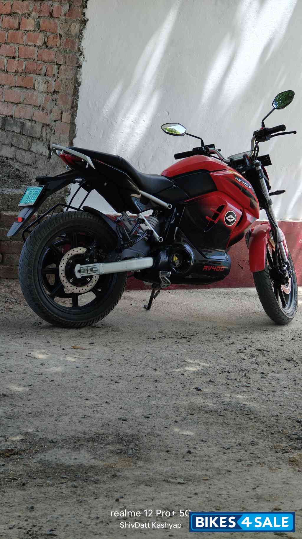 Revolt RV400 Eclipse Red