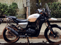 Yezdi Adventure Gloss 2024 2024 Model