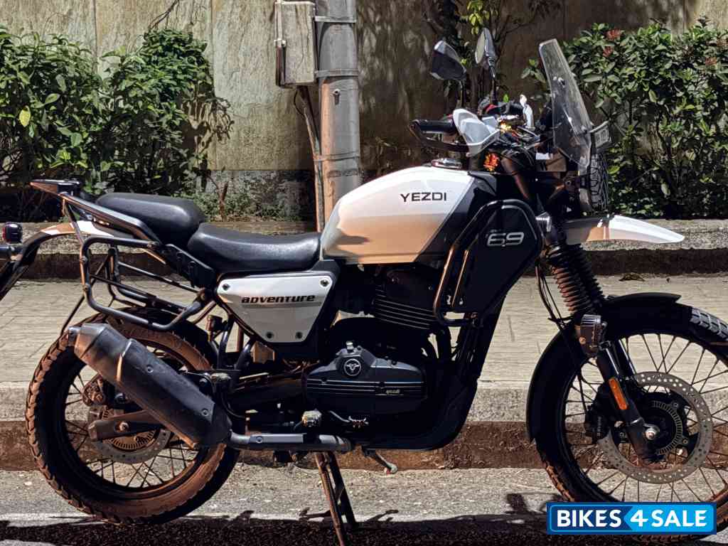 White Yezdi Adventure Gloss 2024