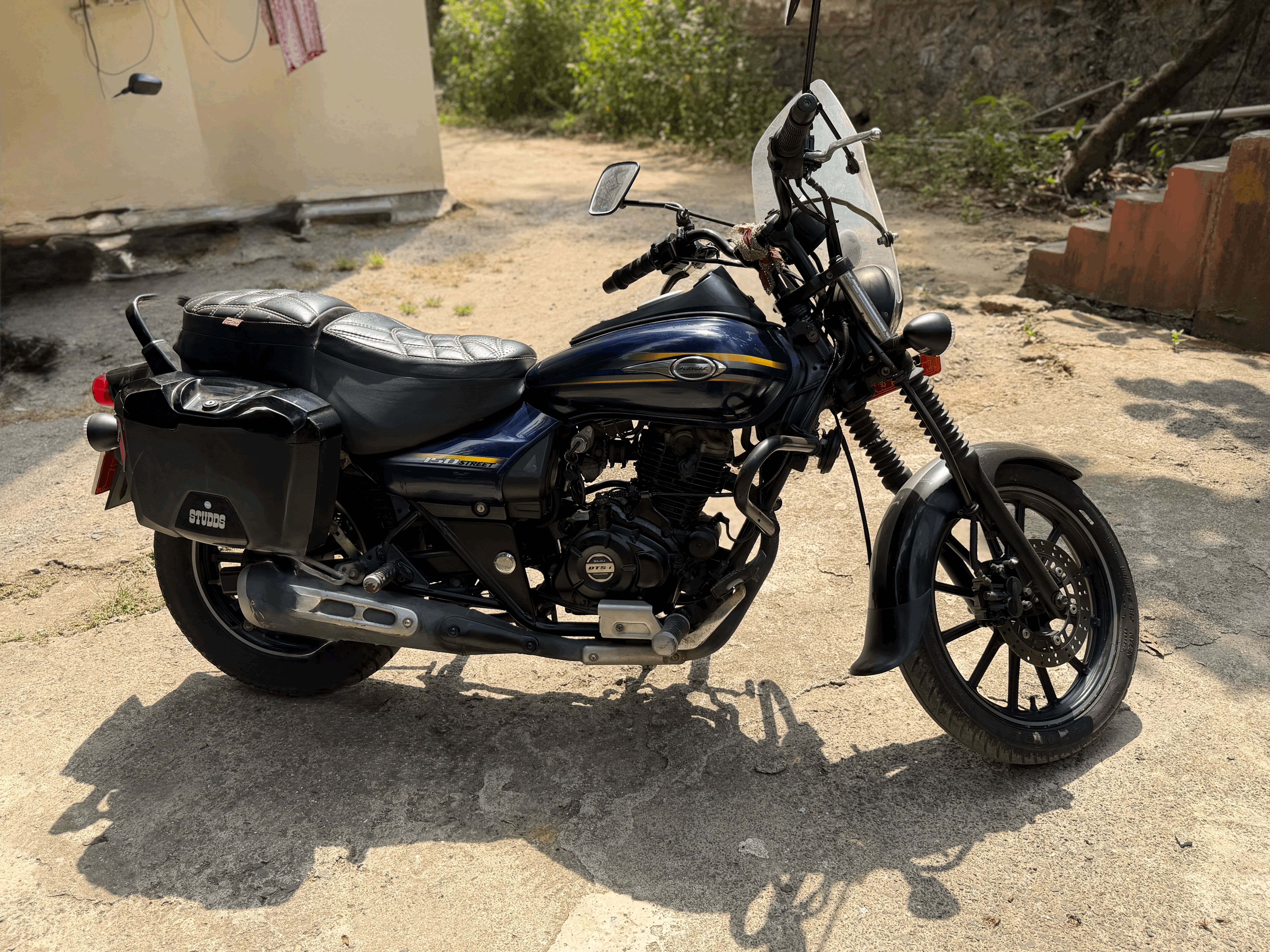 Dark Blue Bajaj Avenger Street 150