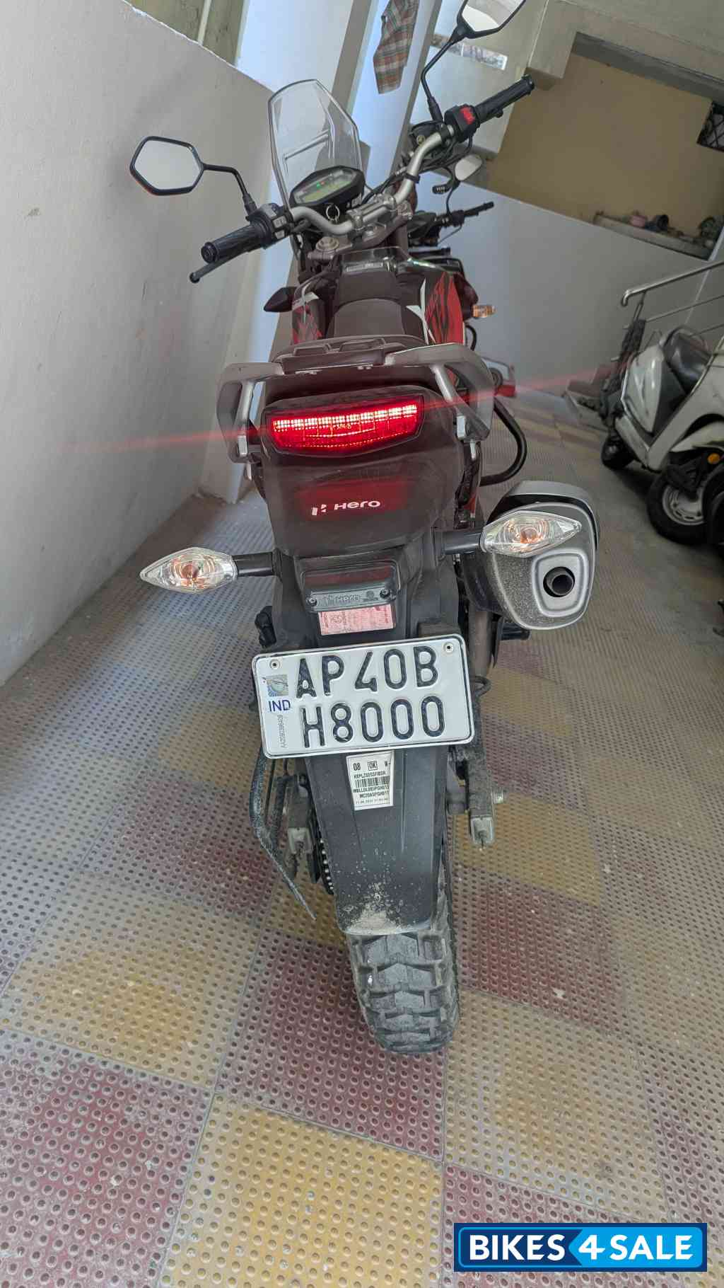 Red Hero Xpulse 200 4V