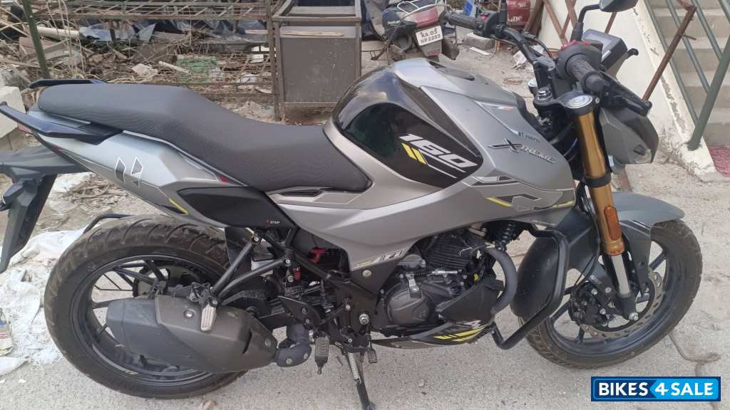 Shadow Grey Hero Xtreme 160R 4V Combat Edition