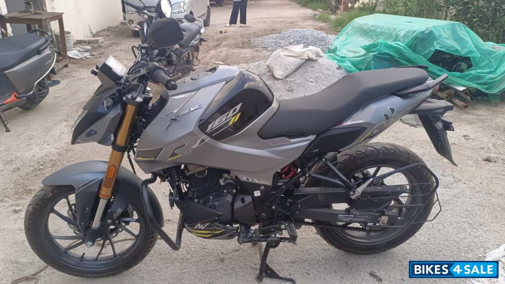 Shadow Grey Hero Xtreme 160R 4V Combat Edition