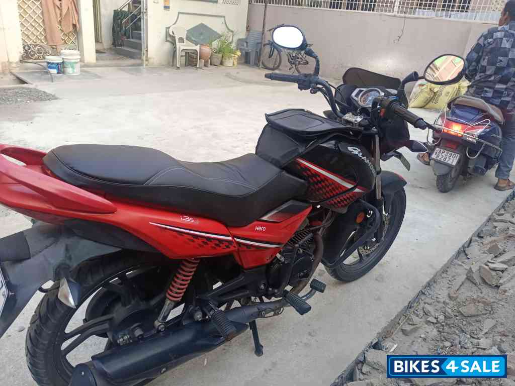 Black And Red Hero Glamour 125 Disc