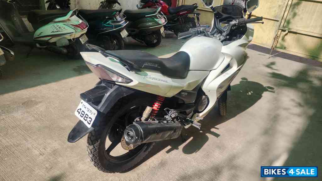 White Hero Karizma ZMR