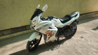 White Hero Karizma ZMR