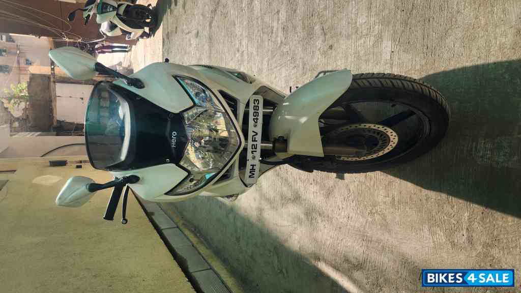 White Hero Karizma ZMR