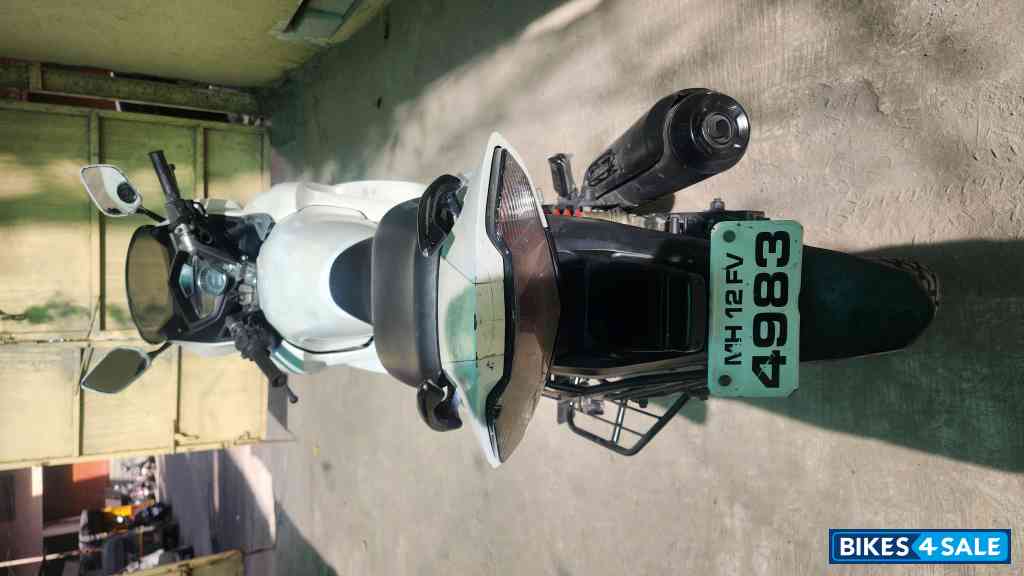 White Hero Karizma ZMR