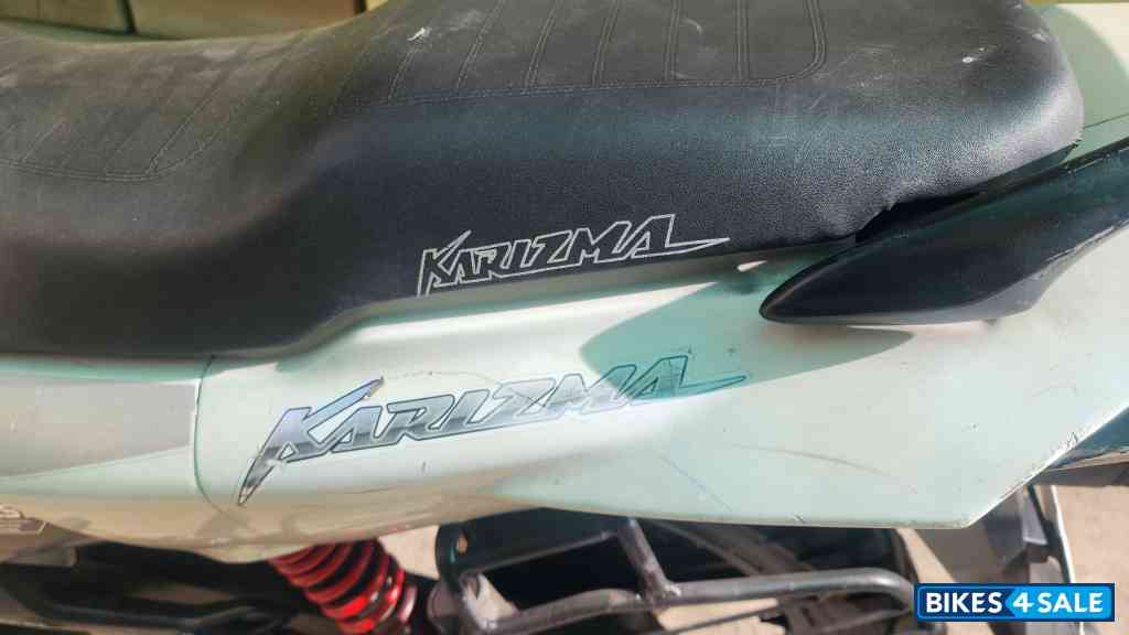 White Hero Karizma ZMR