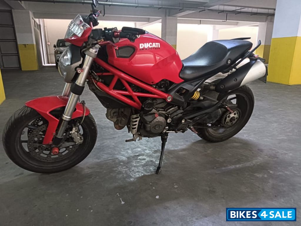 Ducati Monster 796