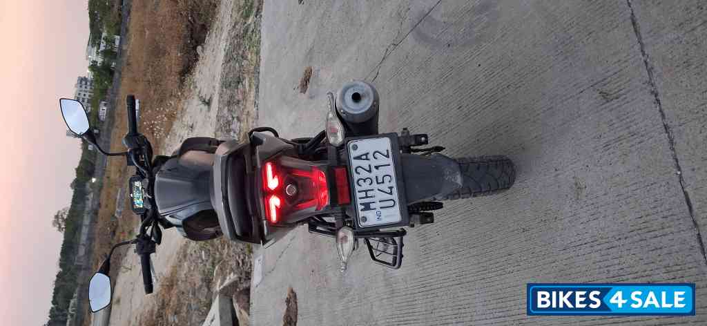 TVS Raider Split Seat