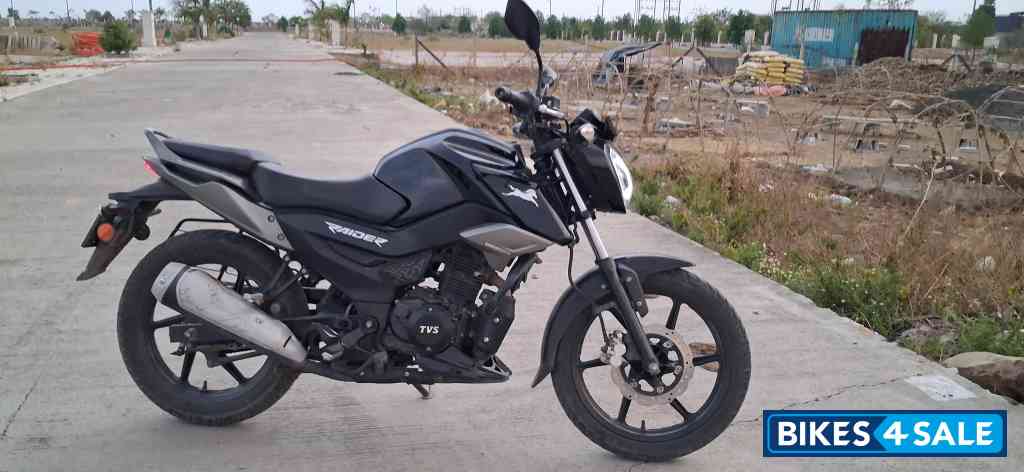 TVS Raider Split Seat