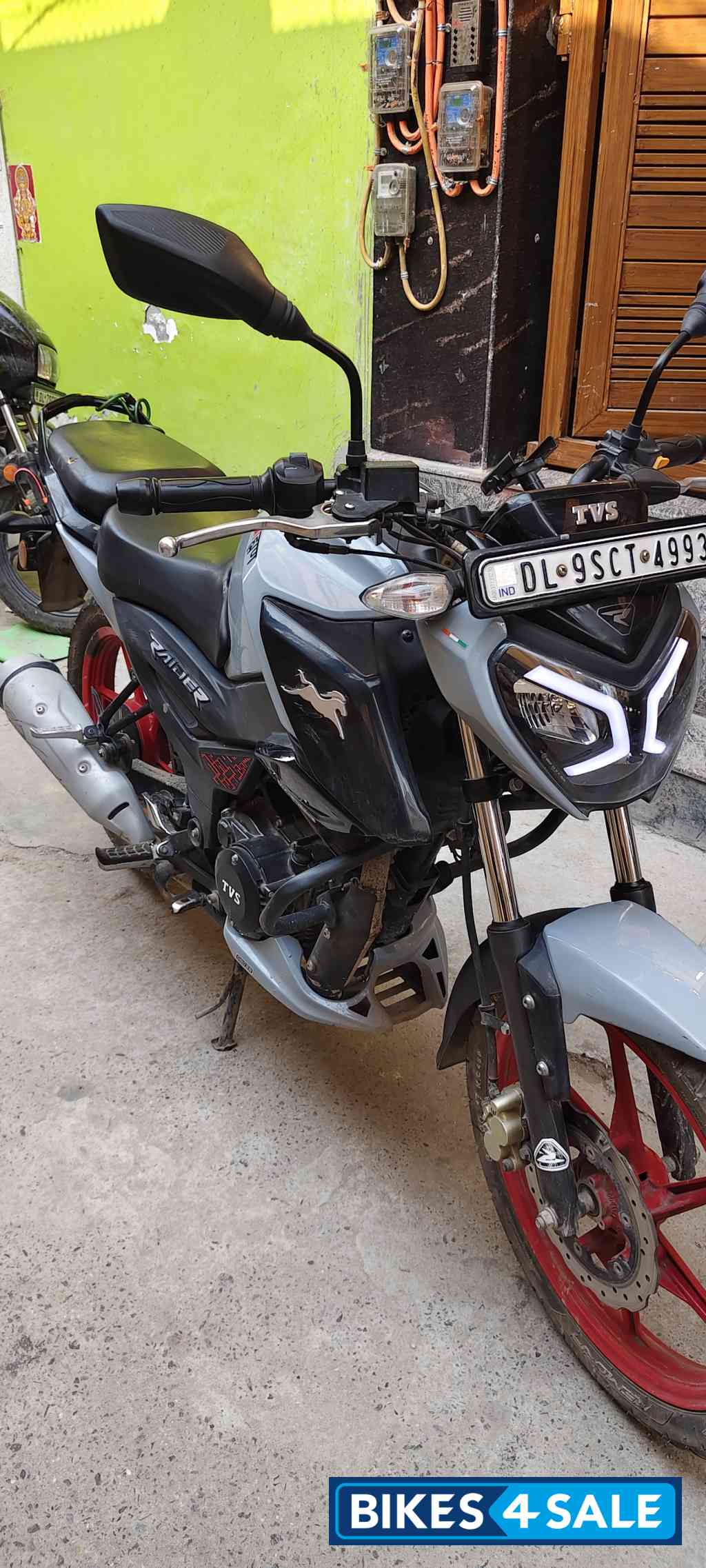 TVS Raider iGO