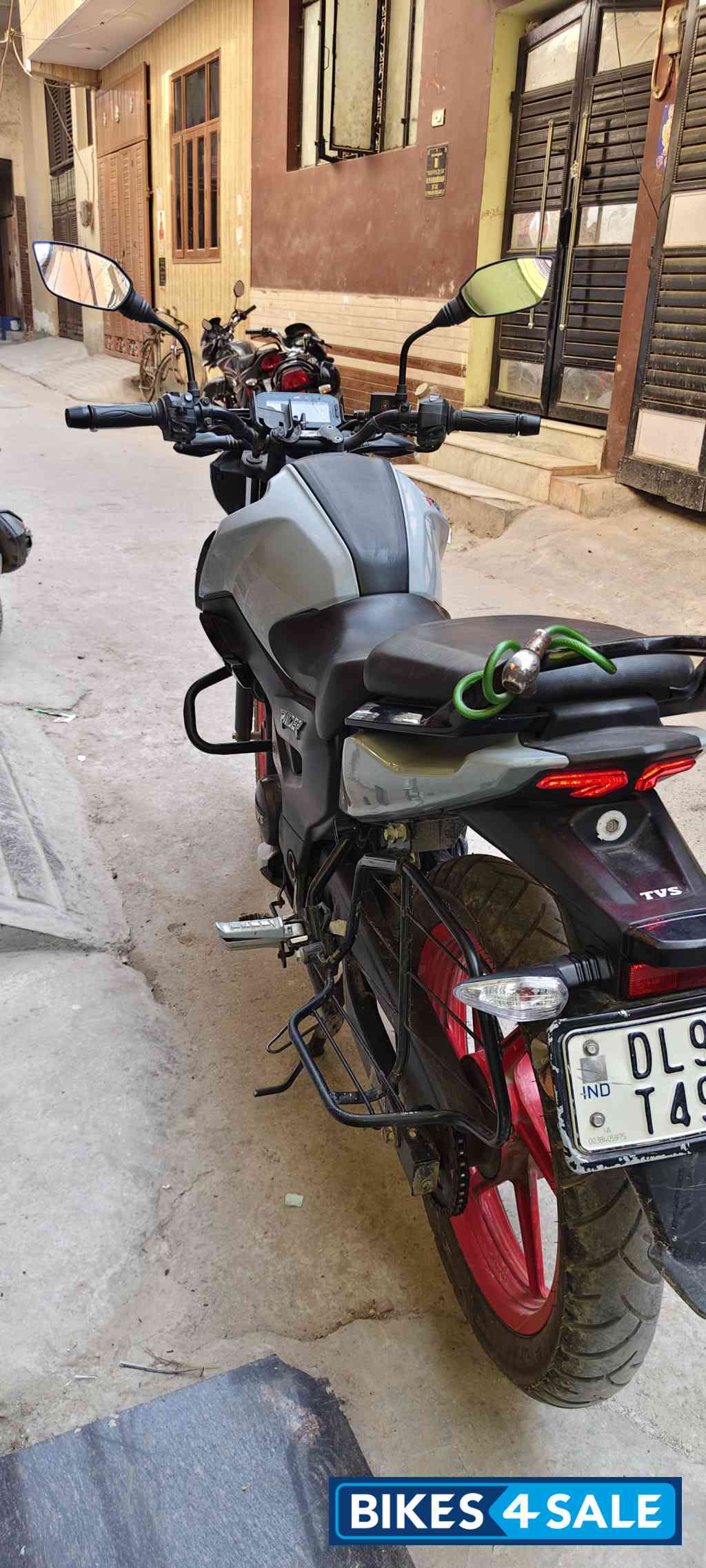 TVS Raider iGO
