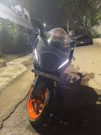 Ebony Black (met) KTM RC 200